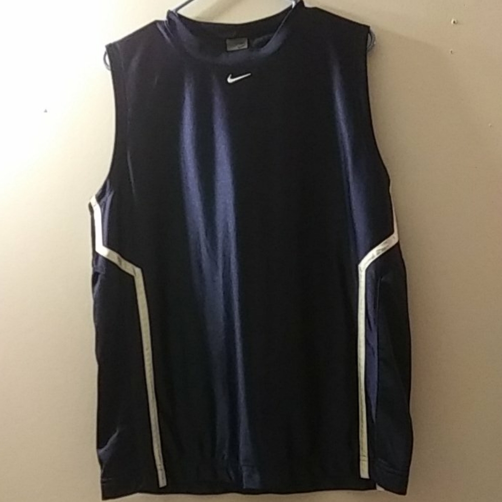 Men's sz Med Nike basketball shirt